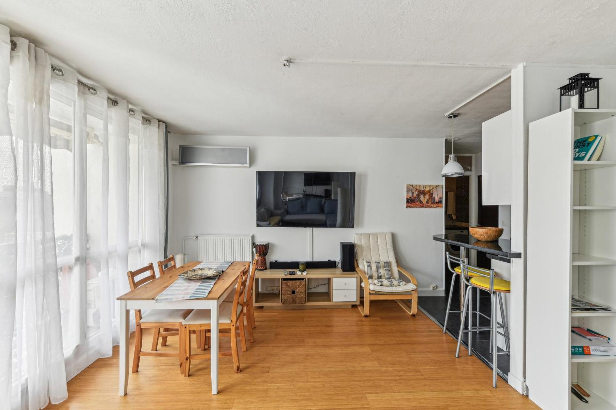 Chic And Comfortable Apart With Balcony Levallois-Perret Zewnętrze zdjęcie