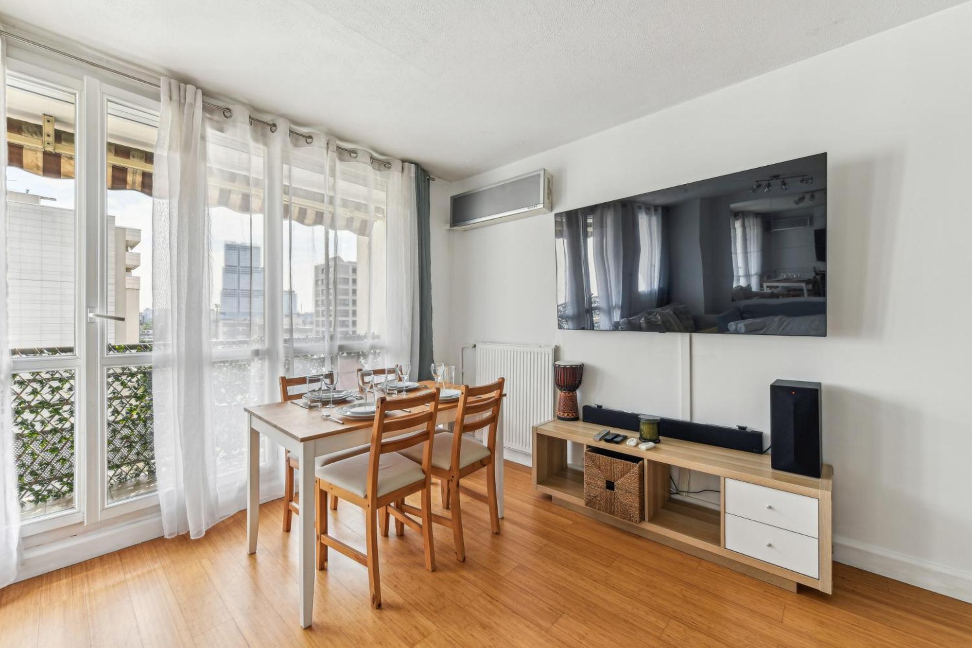 Chic And Comfortable Apart With Balcony Levallois-Perret Zewnętrze zdjęcie