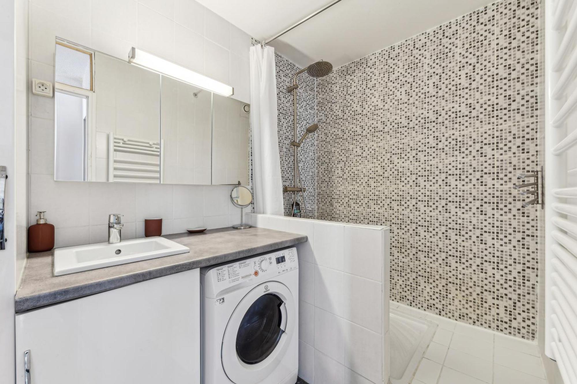 Chic And Comfortable Apart With Balcony Levallois-Perret Zewnętrze zdjęcie
